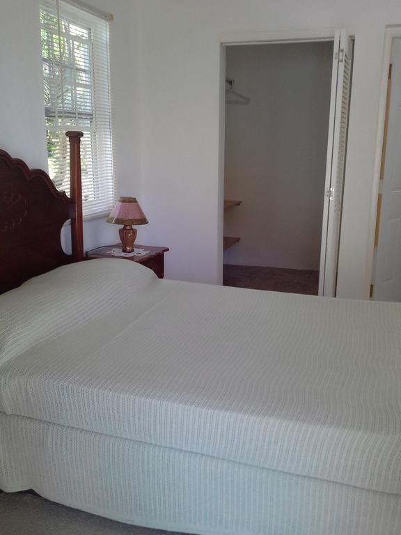 Polish Princess Guest House Πορτ Αντόνιο Εξωτερικό φωτογραφία
