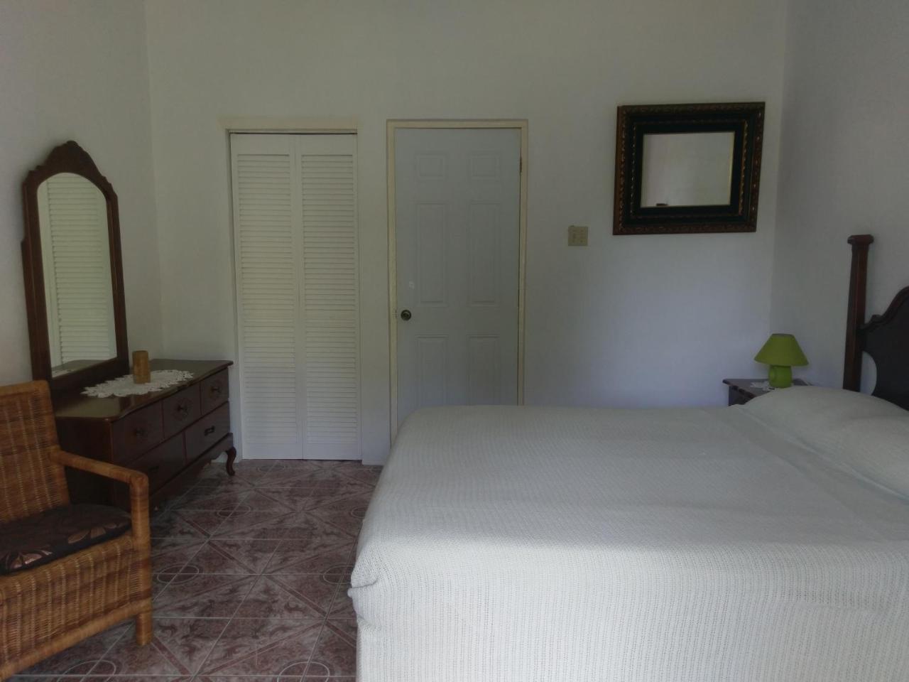Polish Princess Guest House Πορτ Αντόνιο Εξωτερικό φωτογραφία